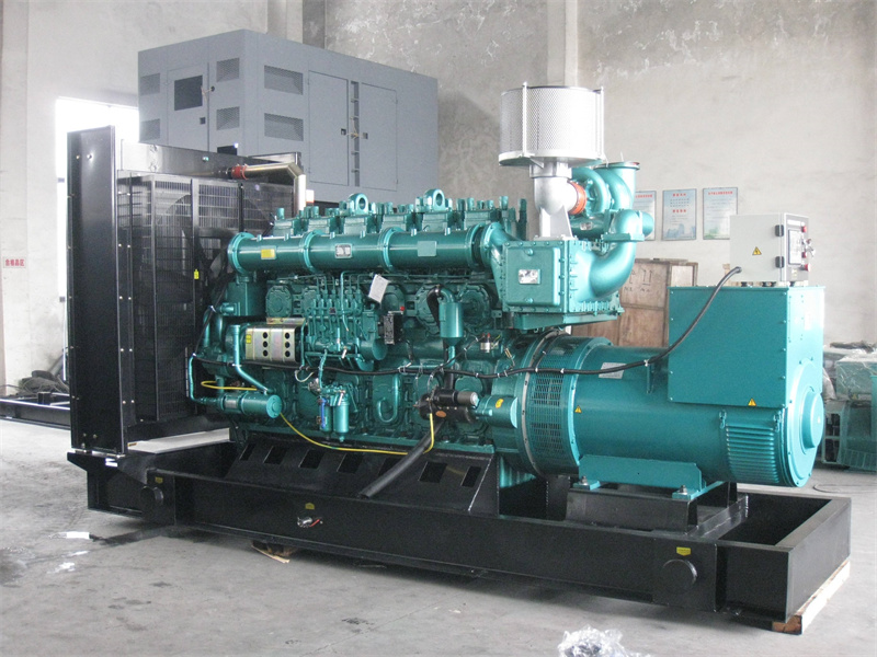 和林格尔200KW 柴油发电机的油耗是多少？